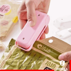 Máy hàn miệng túi mini cầm tay sử dụng pin.